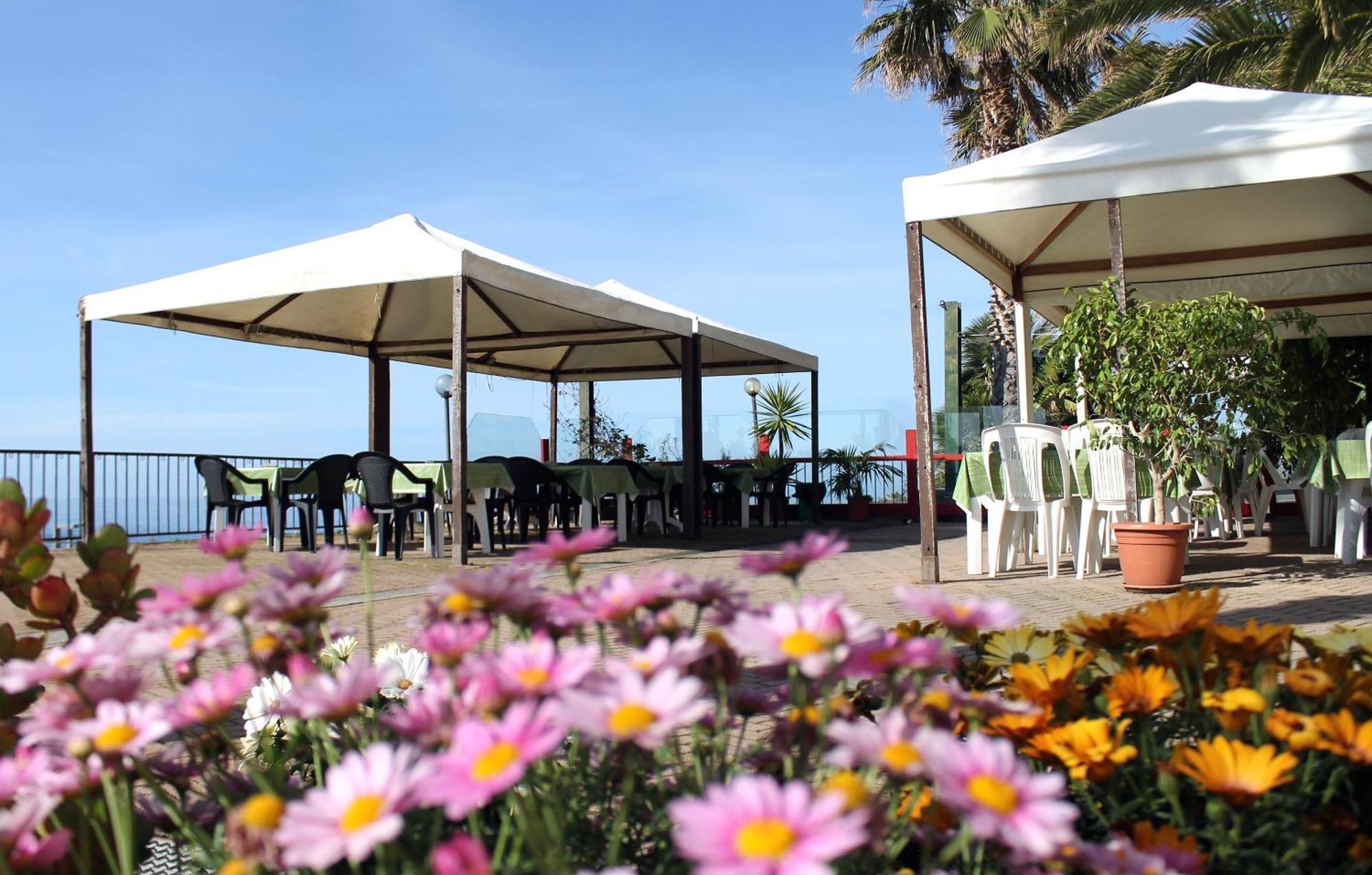 Albergo Ristorante Lucciola Santo Stefano al Mare Ngoại thất bức ảnh