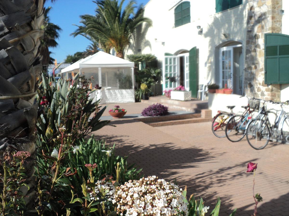 Albergo Ristorante Lucciola Santo Stefano al Mare Ngoại thất bức ảnh