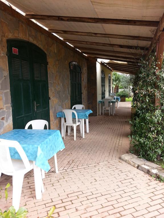 Albergo Ristorante Lucciola Santo Stefano al Mare Ngoại thất bức ảnh
