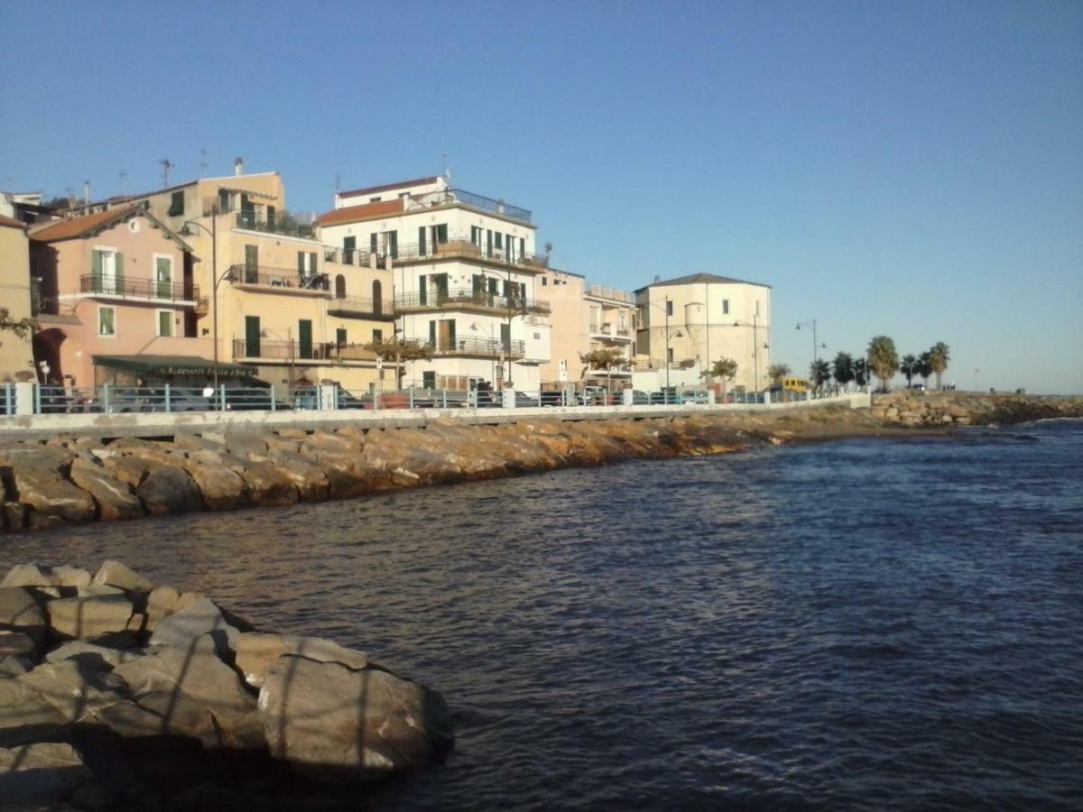 Albergo Ristorante Lucciola Santo Stefano al Mare Ngoại thất bức ảnh