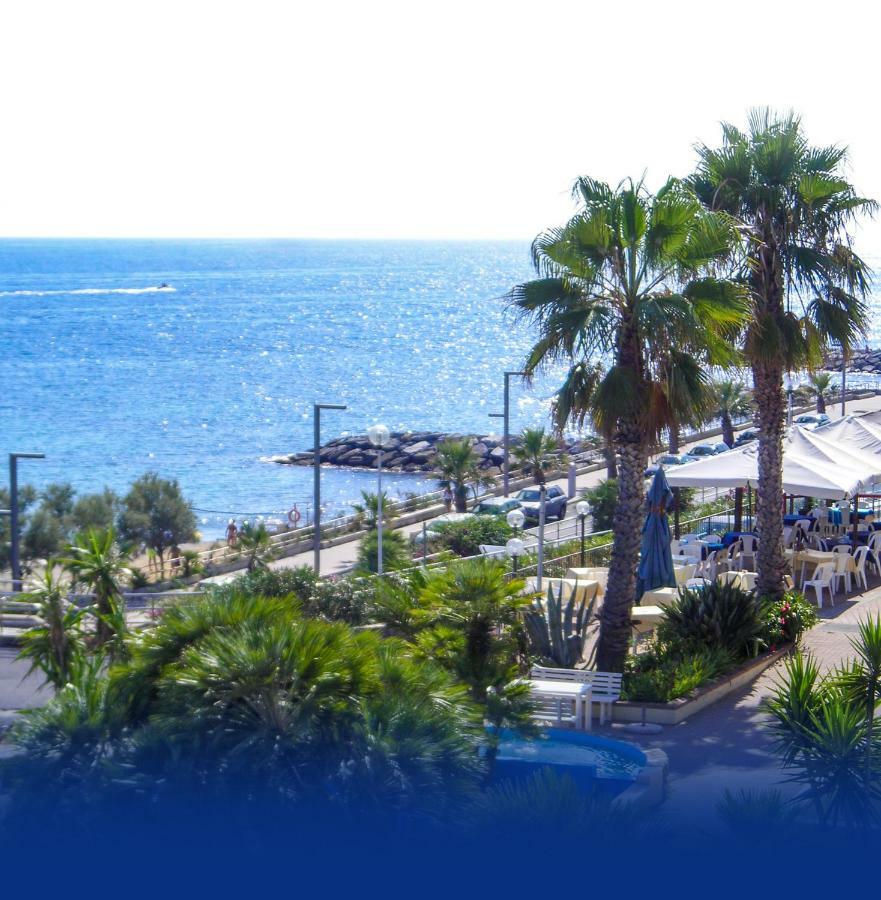 Albergo Ristorante Lucciola Santo Stefano al Mare Ngoại thất bức ảnh